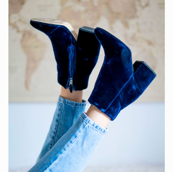 Metaphor Shoes - Chic Blue Velvet Ankle Boots